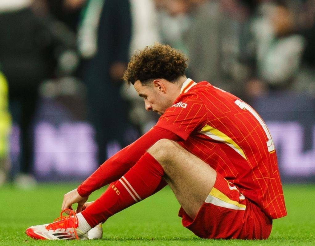 关于战术调整引发热议！，德约科维奇在利物浦比赛中战术调整气势如虹延续的信息-jiuyou