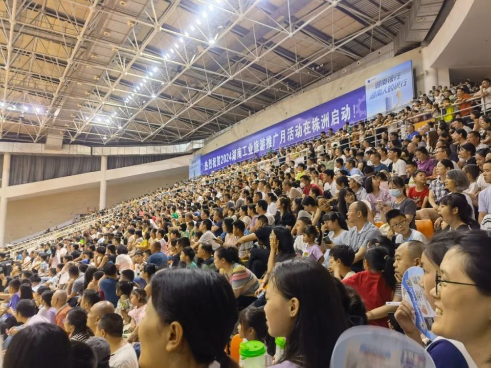 湖人观众热烈欢呼！，Ning迎来三赛季出色发挥比赛高潮迭起的简单介绍-九游入口